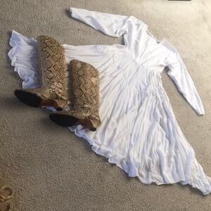 DUNIA/VERY VINTAGE-WHITE 3/4 SLEEVE, FITTED & FULL SKIRT MAXI DRESS
